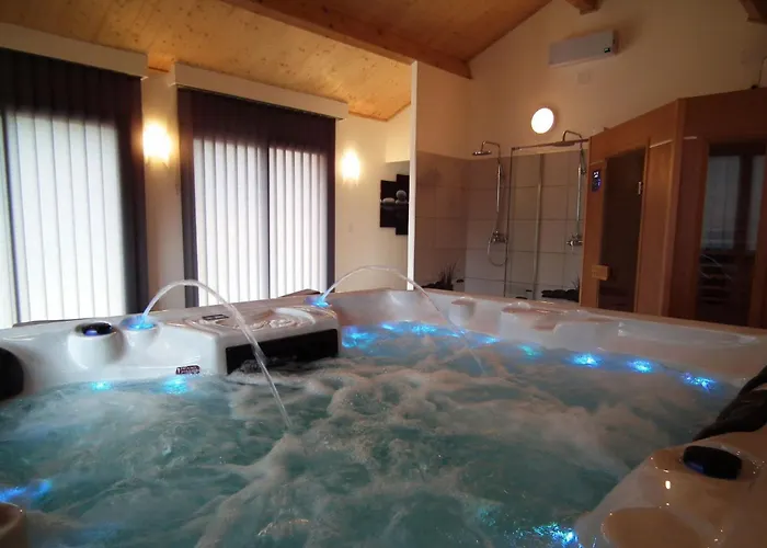 度假居 Domaene Mit Jacuzzi By Interhome *
